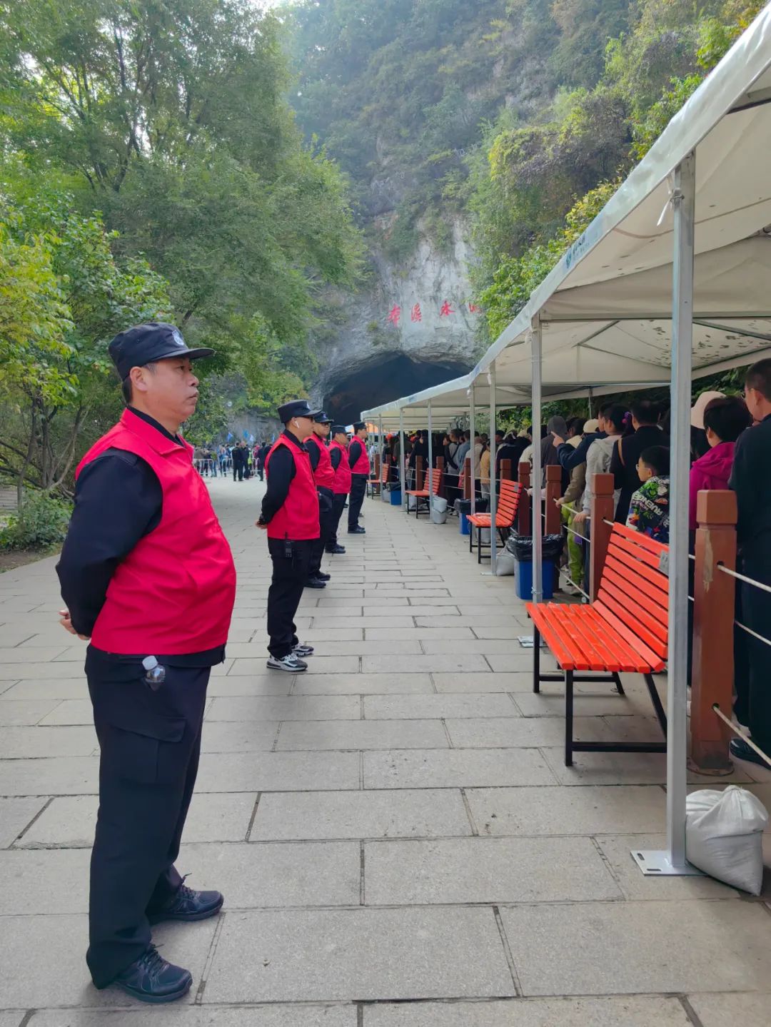 上下协力一盘棋 内外联动焕新颜——记金沙8888js水洞景区十一黄金周_金沙8888js水洞风物区