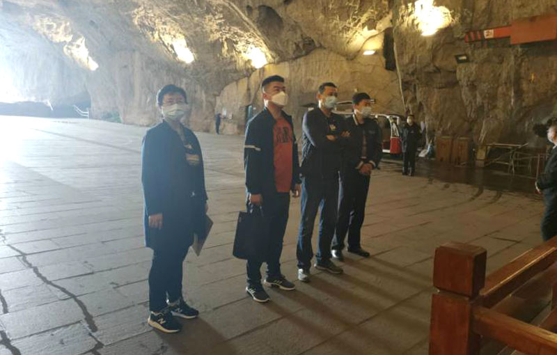 市纪委第五派驻监察组就深入水洞集团公司举行调研_金沙8888js水洞风物区