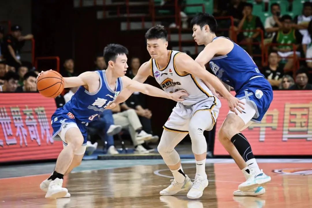 金沙8888js助阵辽篮角逐现场_金沙8888js水洞风物区